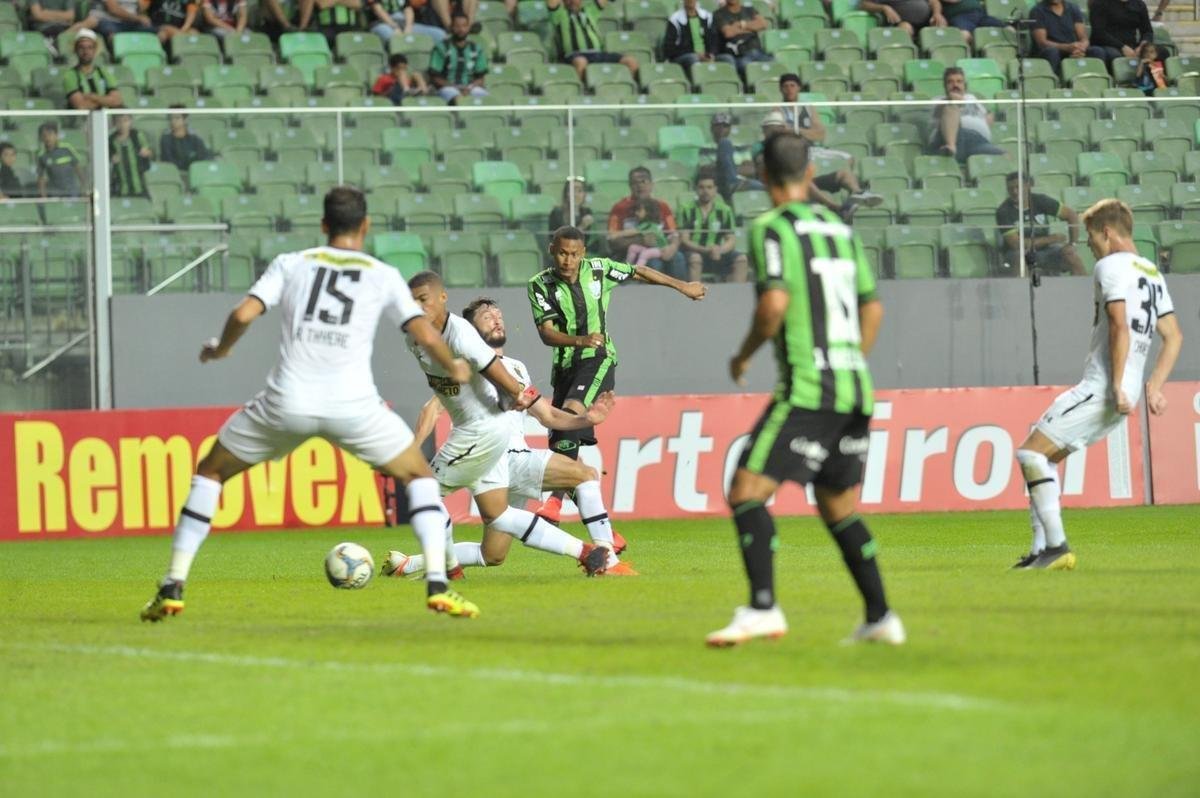 Amrica chegou ao gol no segundo tempo, em chute cruzado de Ademir: 1 a 0