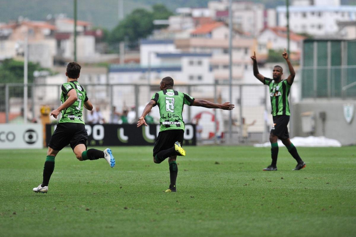 Fotos de América x Grêmio, neste sábado (20/10), no Independência, pela 30ª rodada do Campeonato Brasileiro