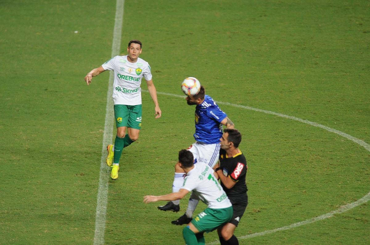 Fotos do jogo entre Cruzeiro e Cuiab, no Independncia, em Belo Horizonte, pela 32 rodada da Srie B do Campeonato Brasileiro