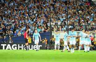 Lautaro Martnez, nome do jogo, marcou o segundo gol do Racing ainda no primeiro tempo