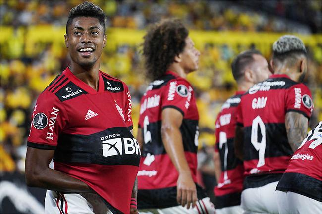 Com quatro gols no agregado do confronto, Bruno Henrique brilhou nas semifinais contra o Barcelona