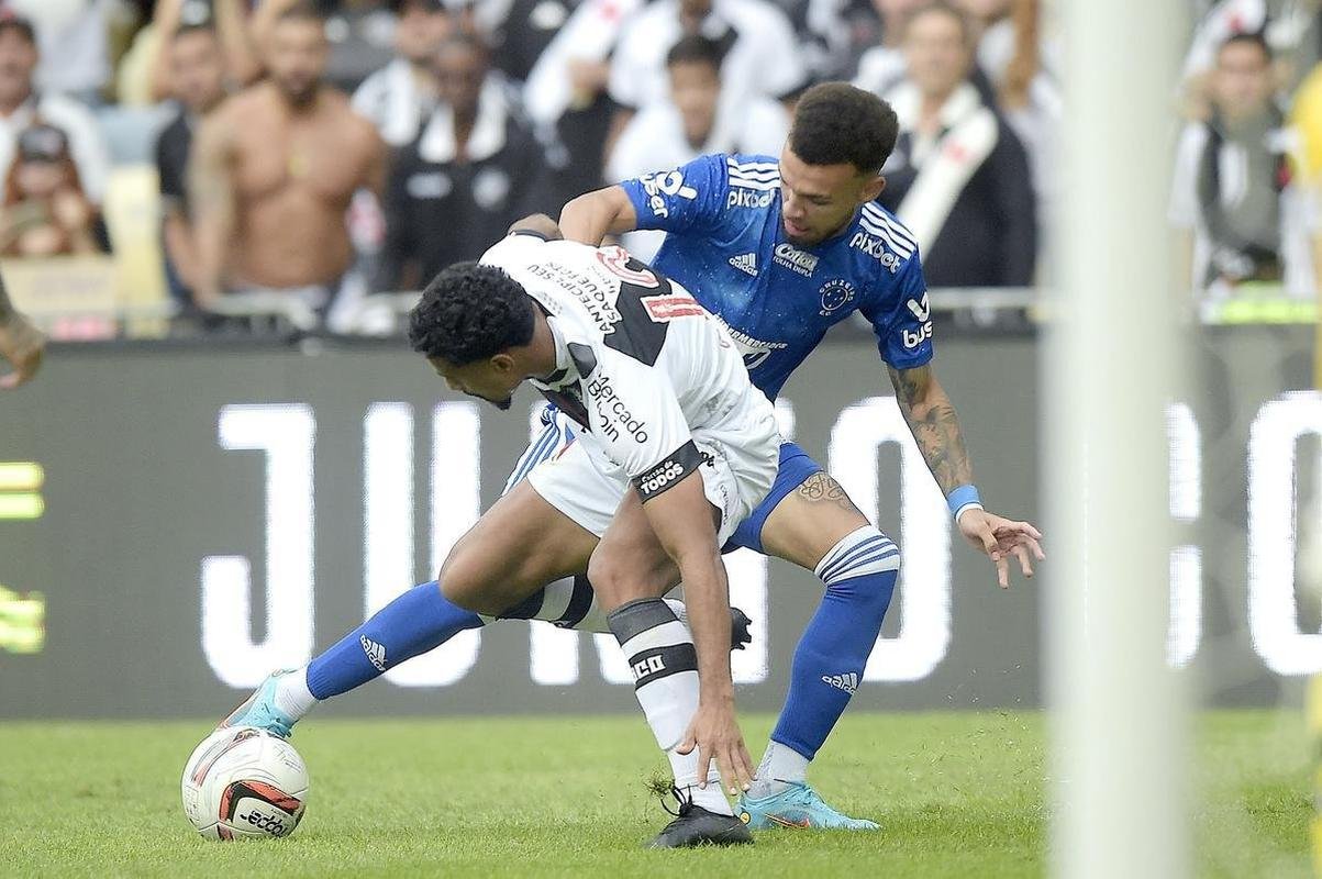 Fotos do jogo entre Vasco e Cruzeiro, no Maracan, no Rio de Janeiro, pela 12 rodada da Srie B do Campeonato Brasileiro