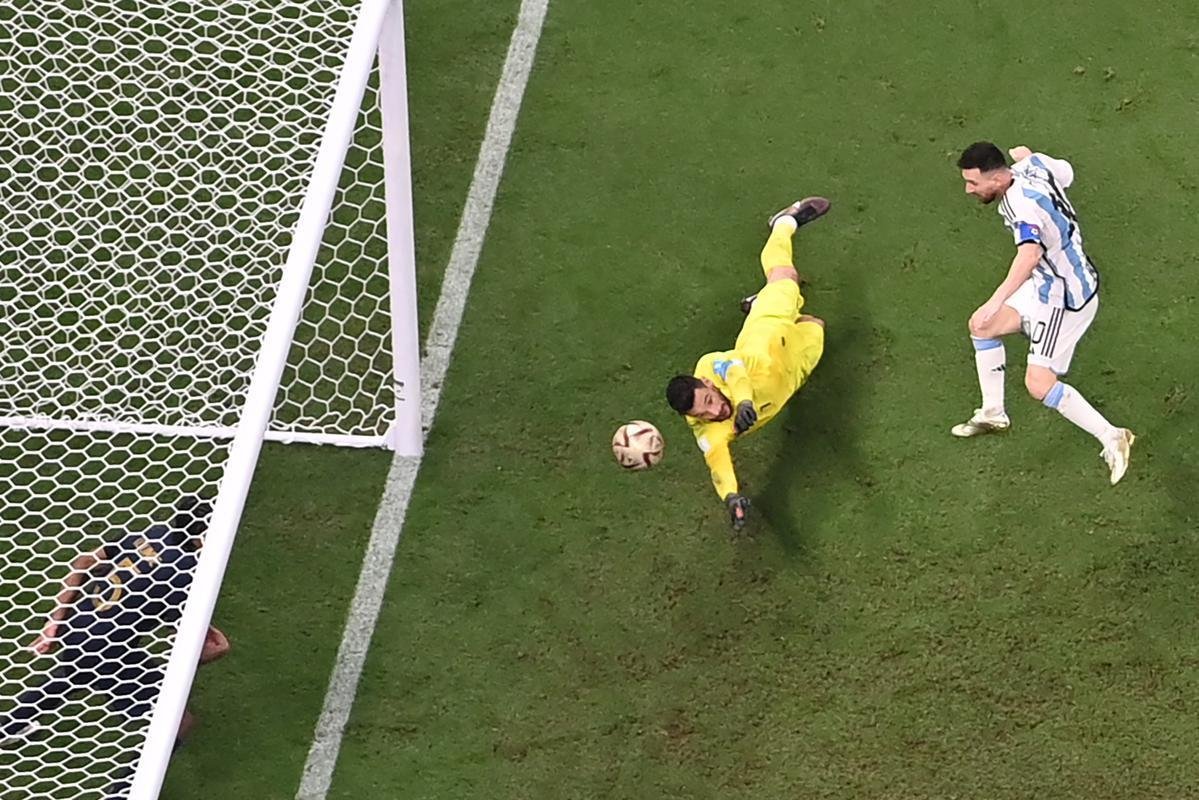 Na prorrogao, Messi fez mais um e recolocou a Argentina na frente da Frana: 3 a 2