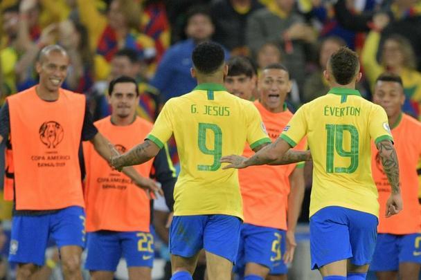 Gabriel Jesus recolocou o Brasil em vantagem na final da Copa América: 2 a 1