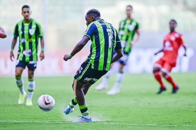O Amrica recebeu o Tombense neste sbado (19), em jogo vlido pela 11 rodada do Campeonato Mineiro. Sem pblico, a partida foi realizada no Estdio Independncia, em Belo Horizonte.