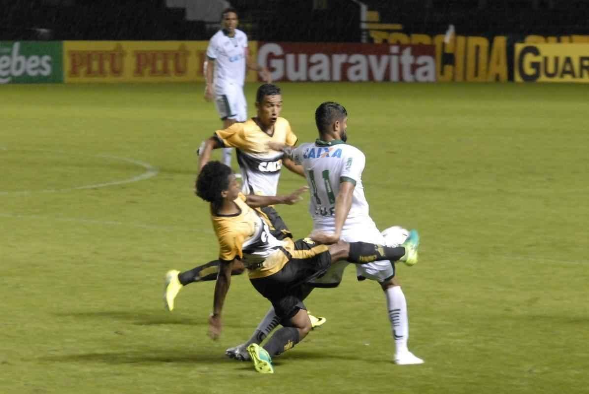 Fotos da vitria de virada do Amrica sobre o Cricima no Estdio Heriberto Hulse, em Cricima, pela Srie B