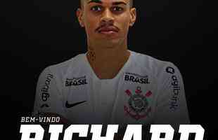 O volante Richard, ex-Fluminense, foi anunciado pelo Corinthians. Ele acertou contrato at 2022.