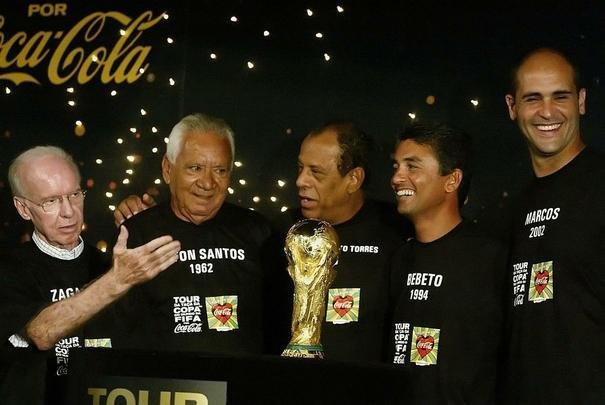 Confira imagens da carreira de Carlos Alberto Torres