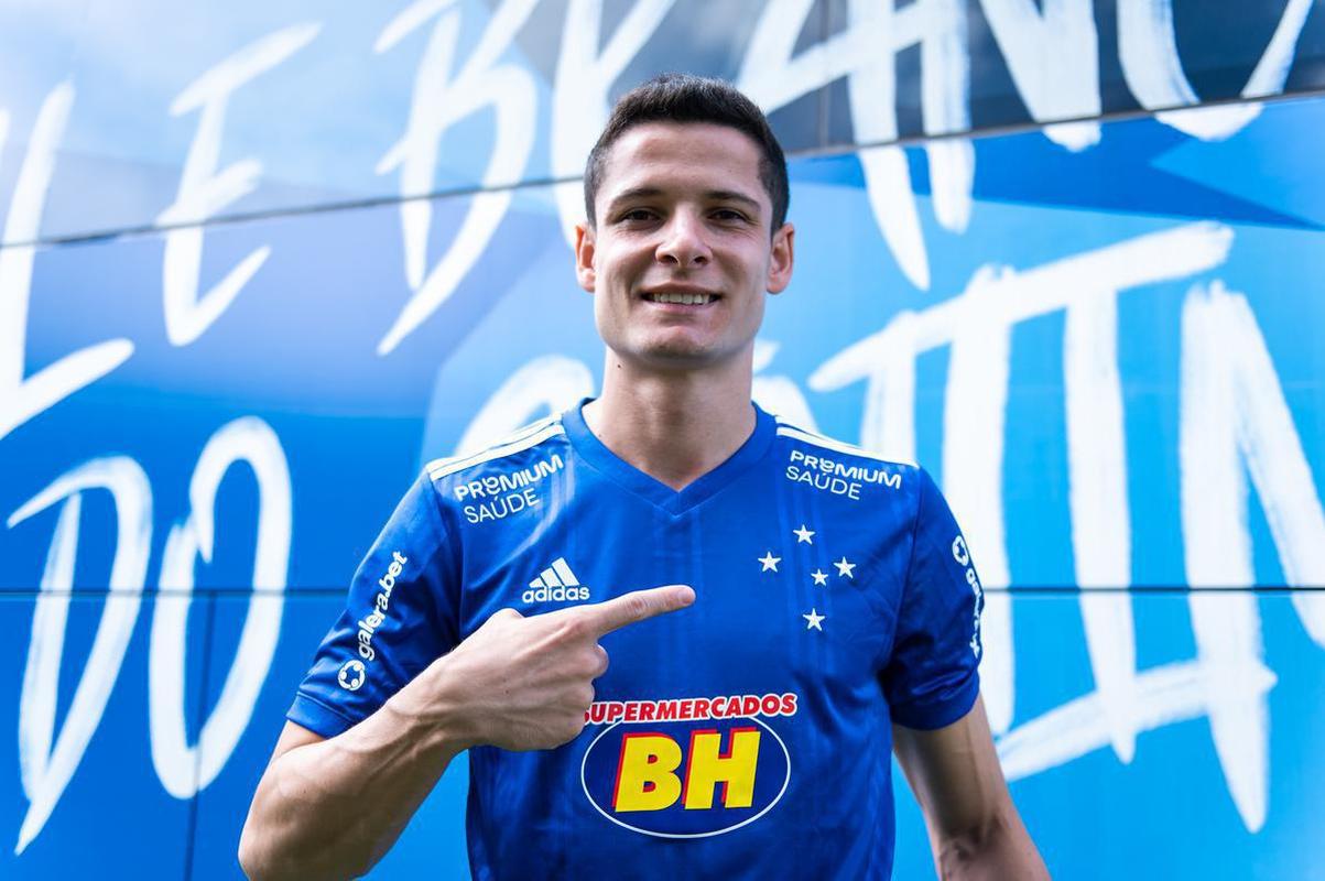 Matheus Barbosa, volante. Deixou o clube em julho e acertou com o Atlético-GO.