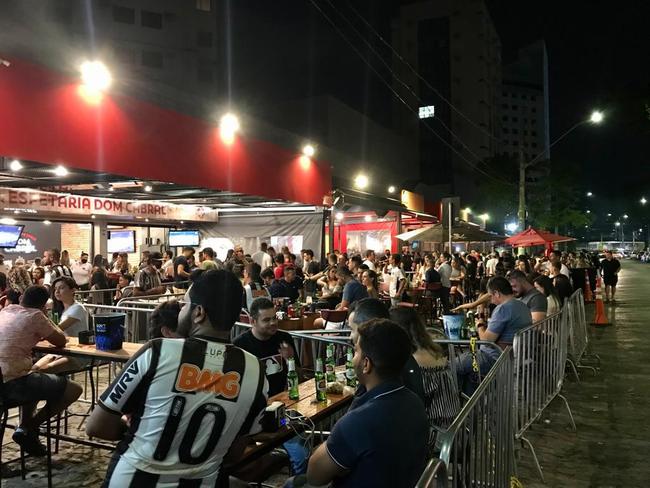 Torcedores do Atlético acompanham a partida contra o Palmeiras em alguns bares de Belo Horizonte