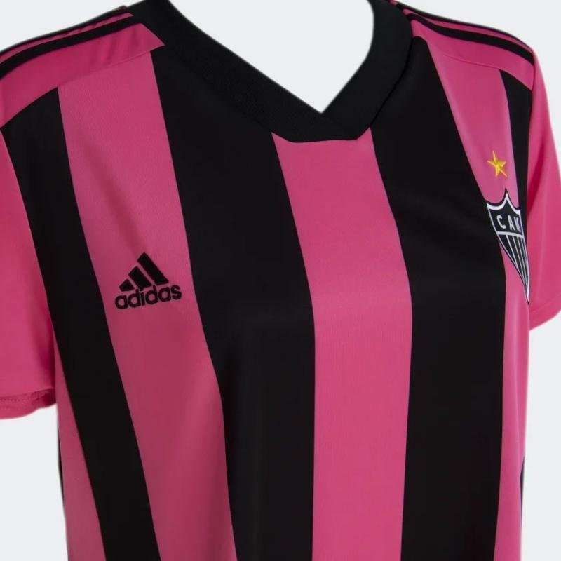 Adidas divulgou verses masculina e feminina da camisa rosa do Atltico