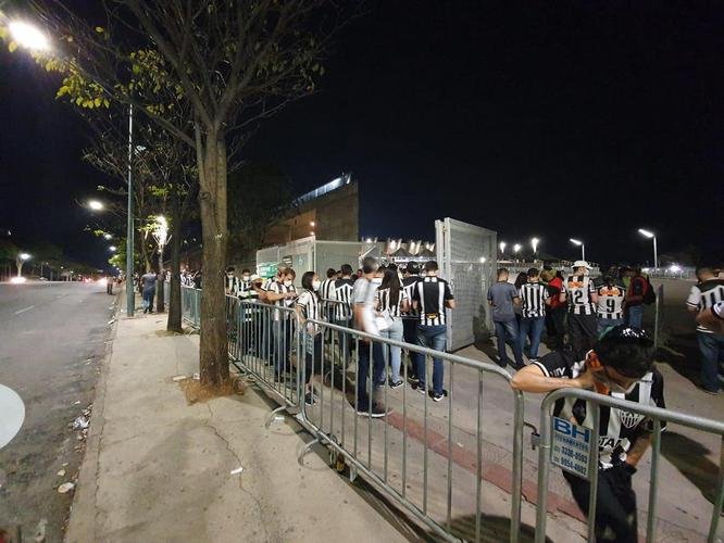 Fotos da torcida do Atltico no pr-jogo contra o Palmeiras no Mineiro