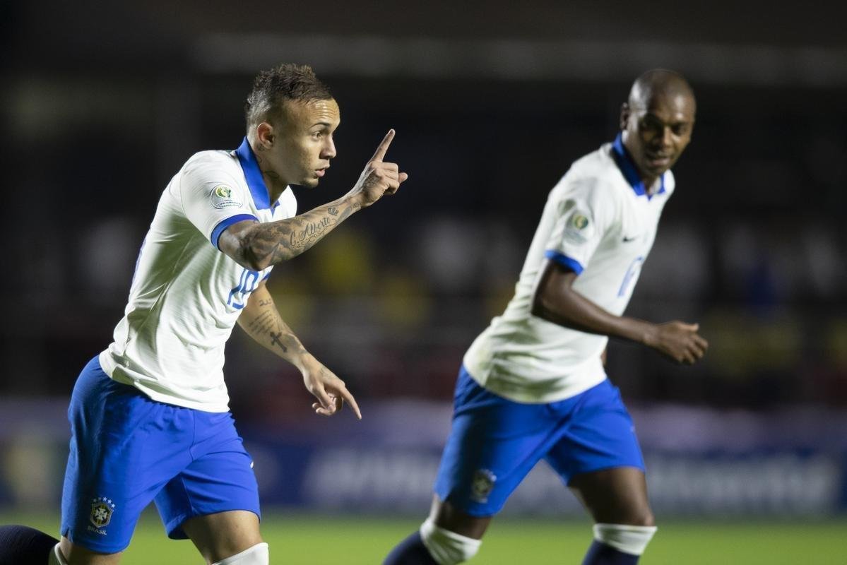 Seleo venceu com dois gols de Coutinho e um de Everton Cebolinha