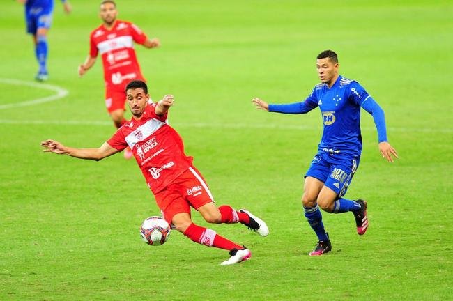 Cruzeiro e CRB se enfrentaram no Mineir�o