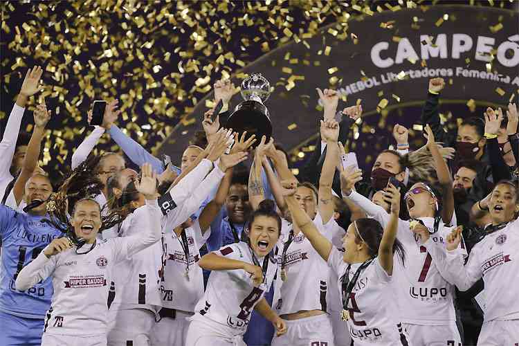 Corinthians goleia Flamengo e conquista bicampeonato da Supercopa feminina  - Superesportes