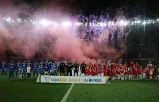 Fotos do duelo entre Internacional e Cruzeiro, no Beira-Rio, pela semifinal da Copa do Brasil