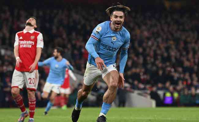 Manchester City faz 3 a 1 no Arsenal e assume a liderança da Premier League