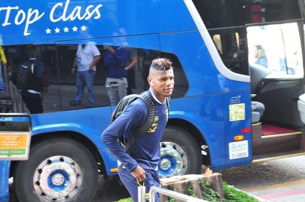 Delegao do Equador desembarcou nesta tera-feira em Belo Horizonte, onde estrear na Copa Amrica