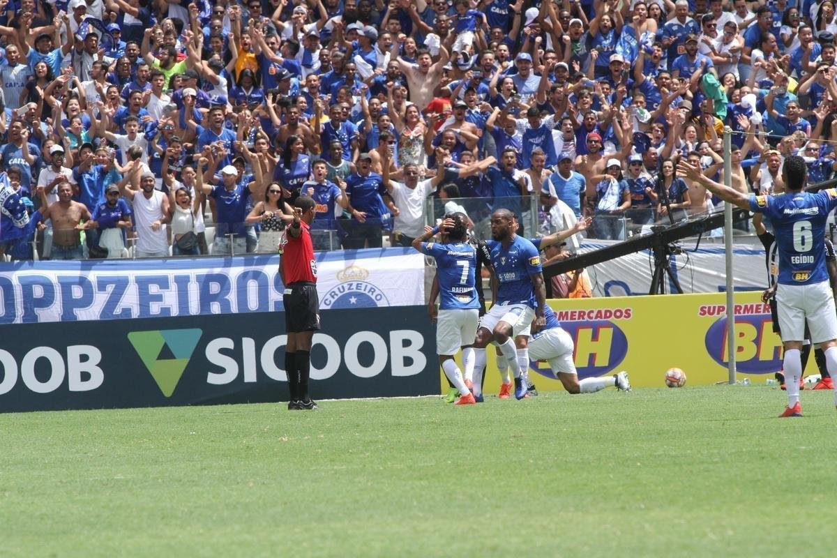 As melhores imagens do clssico entre Cruzeiro e Atltico, no Mineiro, pela 3 rodada do Mineiro