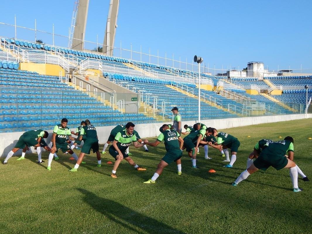 Elenco do Amrica fez ltimo treinamento, no Presidente Vargas, antes de duelo contra o Cear
