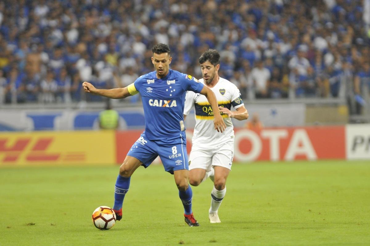 Lances do primeiro tempo de Cruzeiro e Boca Juniors, no Mineiro, pela Copa Libertadores