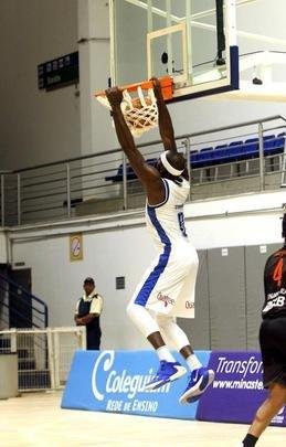 Mesmo sem contar Leandrinho, cestinha do NBB, o Minas venceu o Braslia em Belo Horizonte