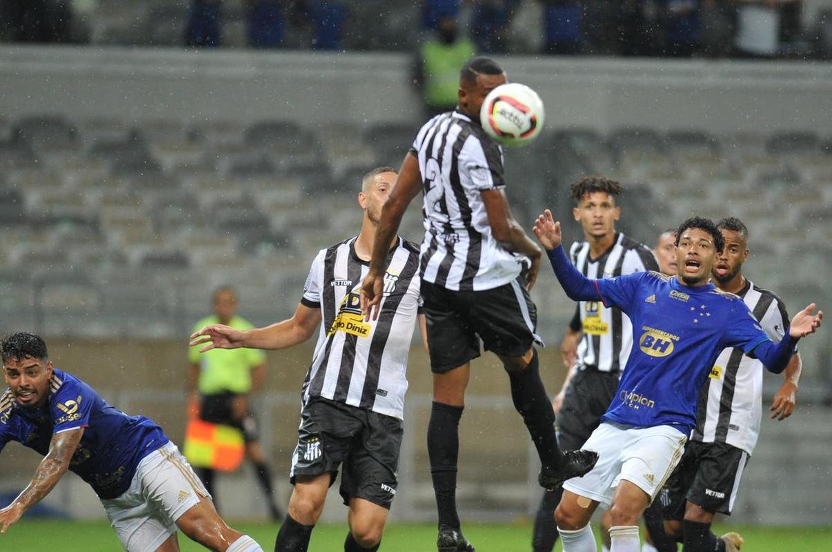 Fotos do jogo entre Cruzeiro e Democrata-GV, no Mineiro, em BH, pela quinta rodada do Campeonato Mineiro de 2022
