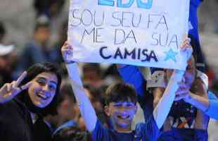 Torcedores do Cruzeiro no jogo com o Vila Nova, no Mineirão