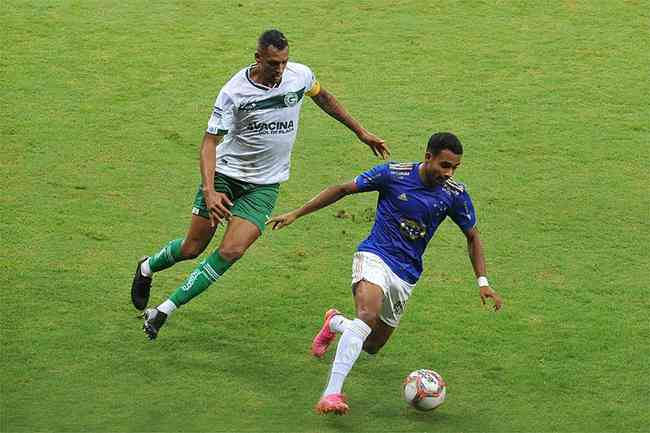 Titular no empate por 1 a 1 com o Gois, em 12 de junho, Airton foi emprestado pelo Cruzeiro ao Cear no ms seguinte