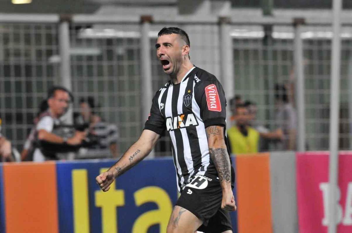 7 Lucas Pratto - 42 gols
