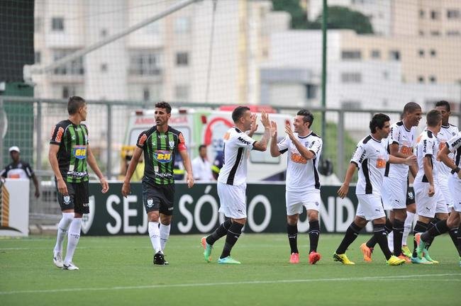 No duelo de volta, tambm no Independncia, em Belo Horizonte, Amrica e Atltico empataram em 1 a 1. Carlos Renato foi o autor do gol do Coelho, que acabou eliminado da competio.