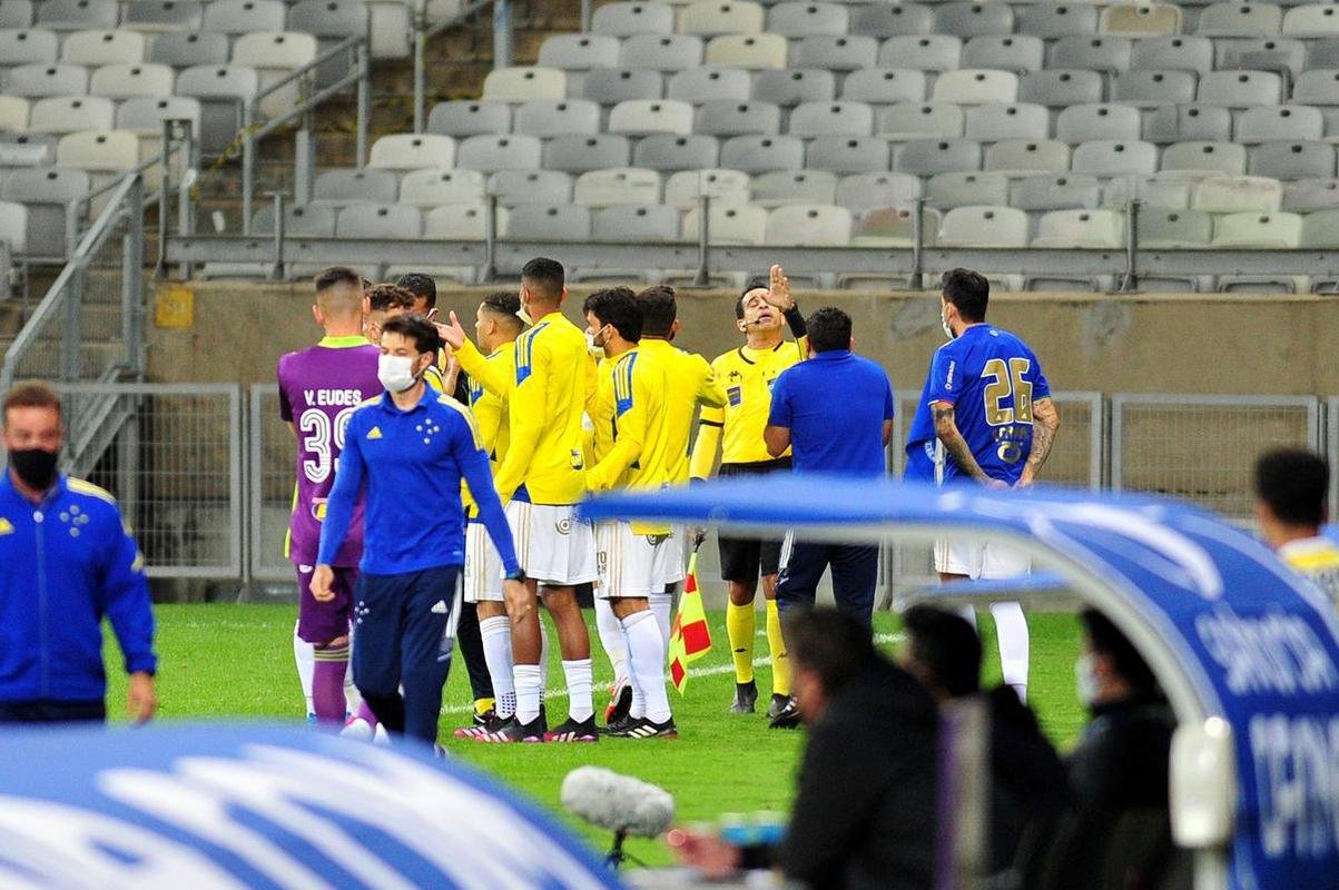 Fotos do jogo entre Cruzeiro e Vasco, no Mineiro, em Belo Horizonte, pela sexta rodada da Srie B do Brasileiro de 2021