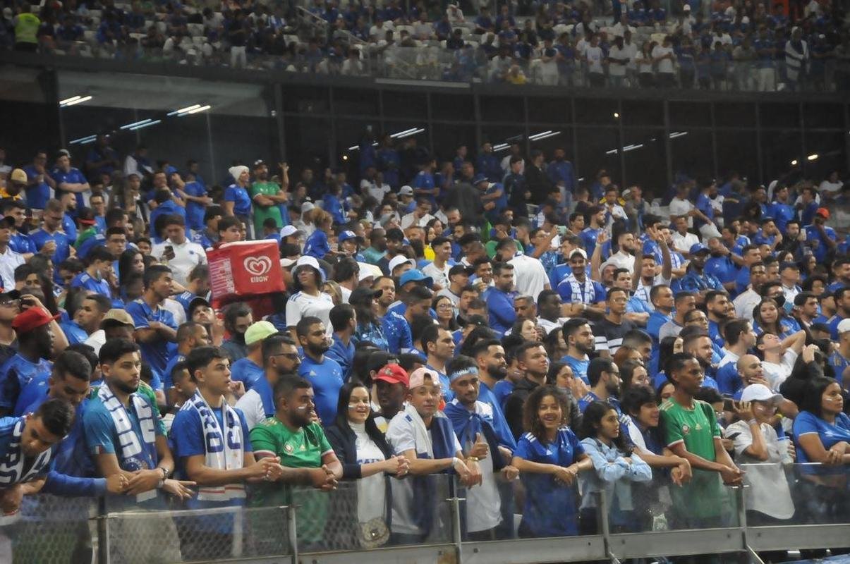 Fotos da torcida do Cruzeiro na partida de volta das oitavas de final da Copa do Brasil, contra o Fluminense, no Mineiro (Juarez Rodrigues/EM/DAPress)