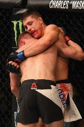 Drew Dober venceu Scott Holtzman por decisão unânime