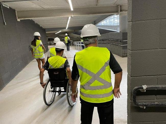 Fotos da visita feita por pessoas com deficincia na Arena MRV, nesta quinta-feira (9/2)
