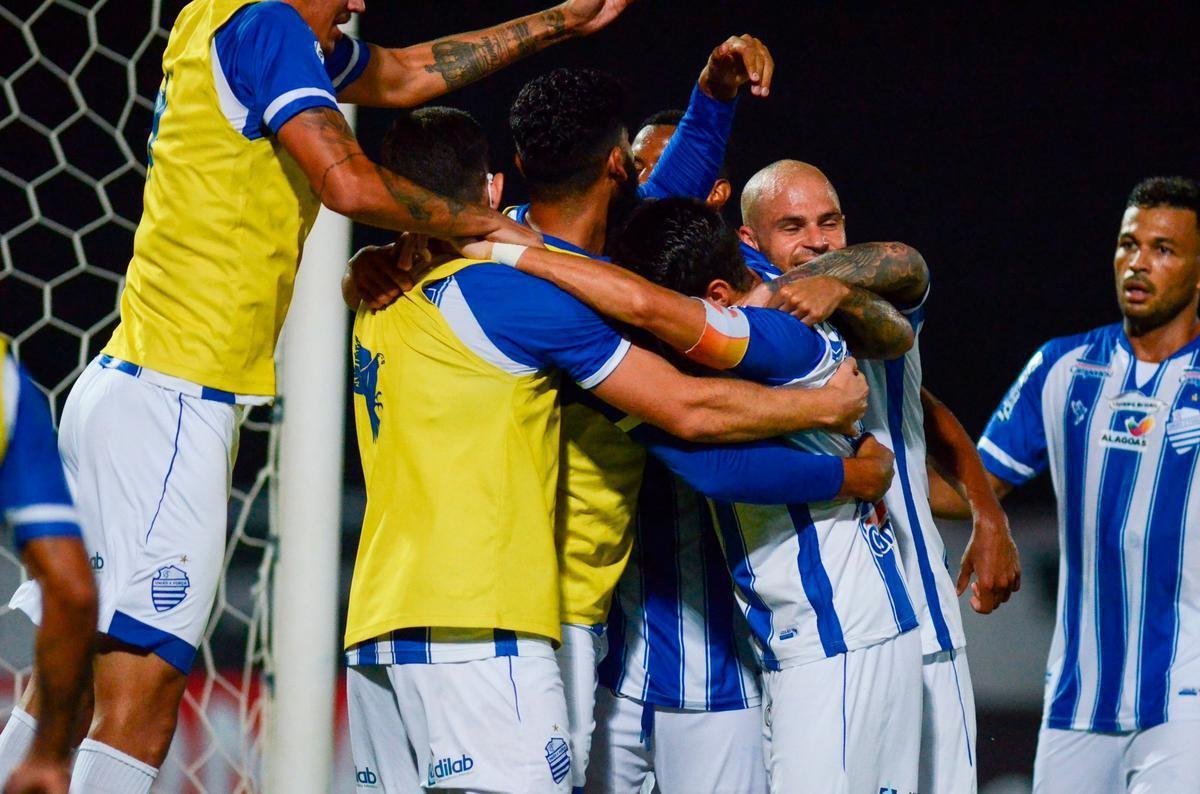 CSA: 12 jogos, 5 vitrias, 5 empates e 2 derrotas. Atuou pelo Campeonato Alagoano, Copa do Nordeste, Copa Alagoas e Copa do Brasil, torneio em que avanou  segunda fase.