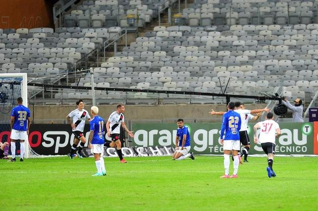Fotos do jogo entre Cruzeiro e Vasco, no Mineiro, em Belo Horizonte, pela sexta rodada da Srie B do Brasileiro de 2021