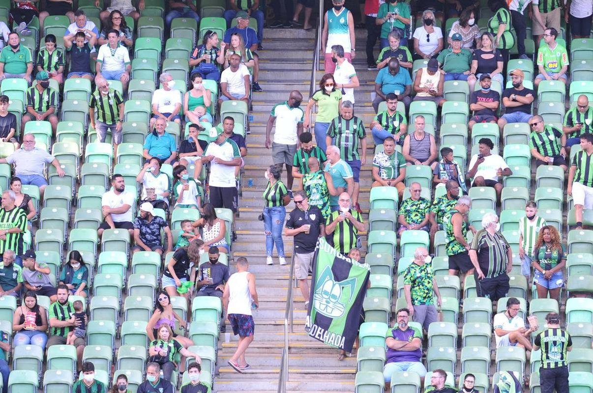 Fotos do jogo entre Amrica e Villa Nova, no Independncia, em BH, pela 9 rodada do Campeonato Mineiro