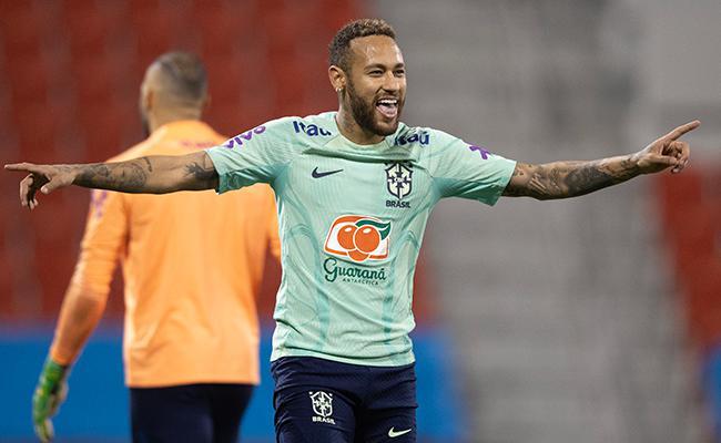 Neymar durante atividade da Seleo Brasileira neste sbado, no Catar