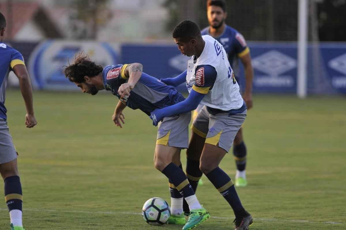 Mano Menezes testou novidades no Cruzeiro para enfrentar o So Paulo na estreia do Brasileiro