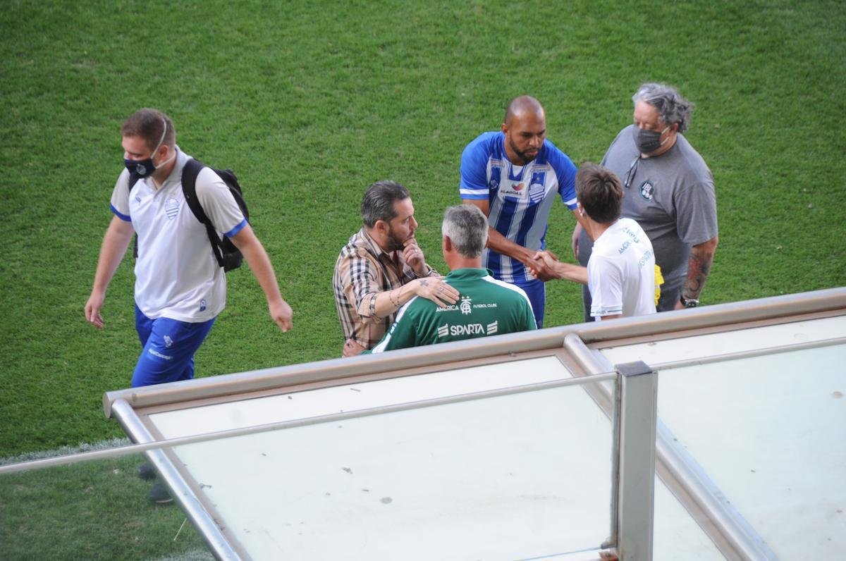 Fotos do jogo entre Amrica e CSA-AL, no Independncia, em Belo Horizonte, pela Srie B do Campeonato Brasileiro