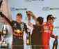 Verstappen passa Leclerc no fim e vence GP da ustria; FIA investiga resultado
