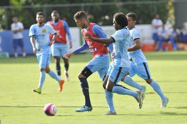 Com gols de Judivan e Rafael Sobis, Cruzeiro venceu Betinense por 2 a 0 em jogo-treino