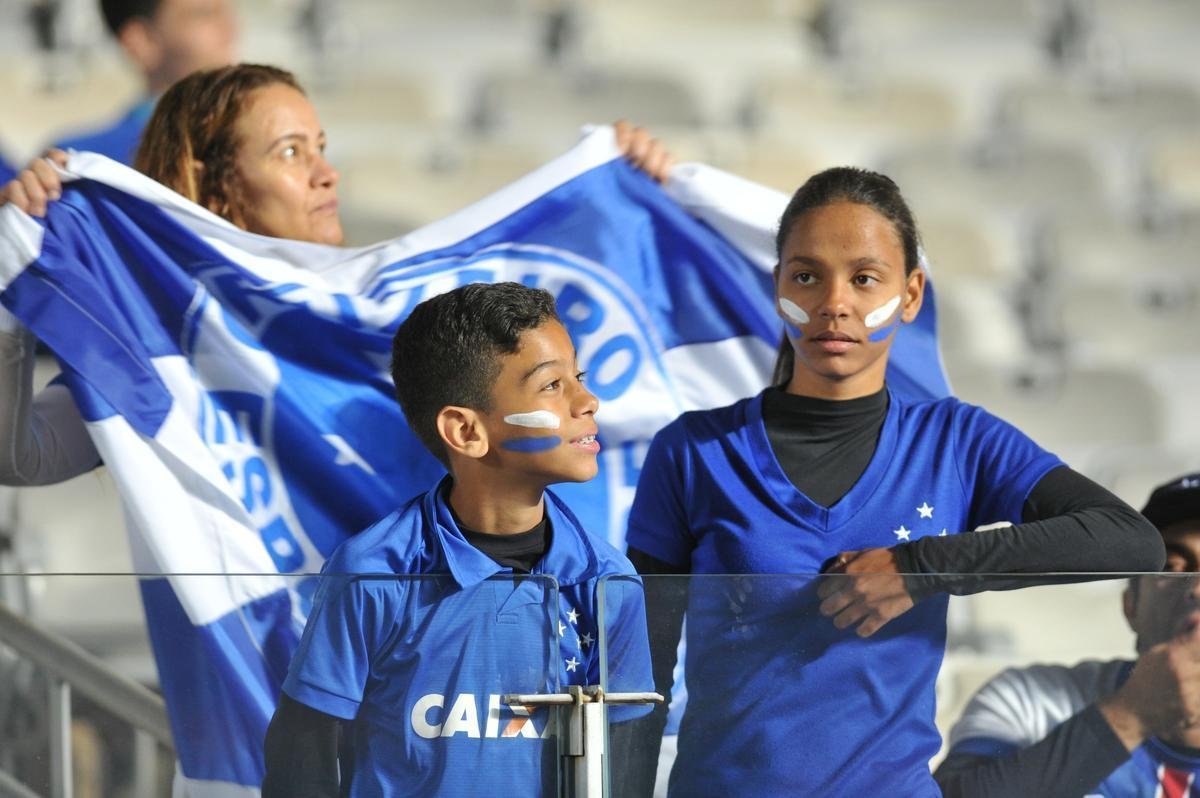 Torcida do Cruzeiro no duelo desta tera, no Mineiro, contra o Racing, pela Libertadores