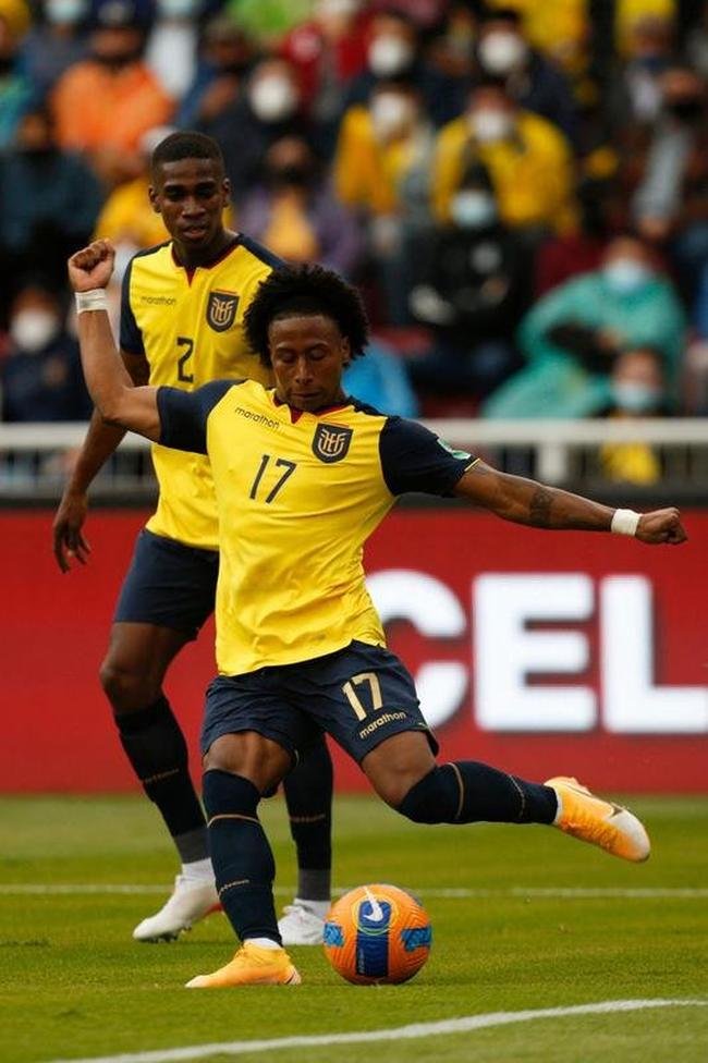 Brasil empatou com Equador em Quito, em jogo com arbitragem confusa 