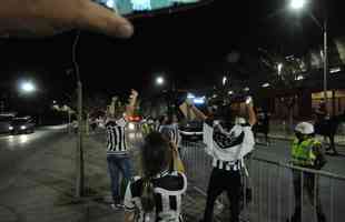 Fotos da torcida do Atltico no pr-jogo contra o Palmeiras no Mineiro