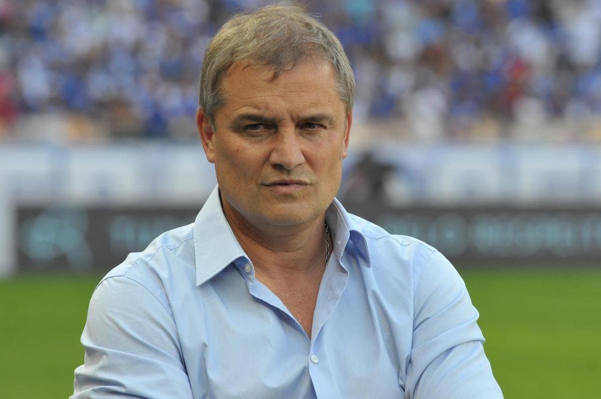 Diego Aguirre - 31 jogos, 16 vitrias, sete empates e oito derrotas - 59,13% de aproveitamento