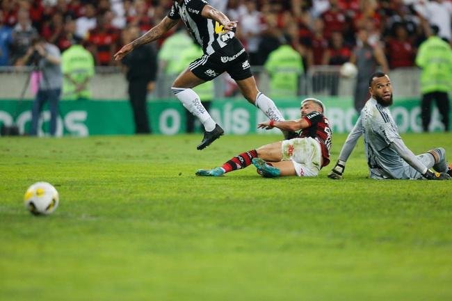 Arrascaeta abriu o placar para o Flamengo: 1 a 0