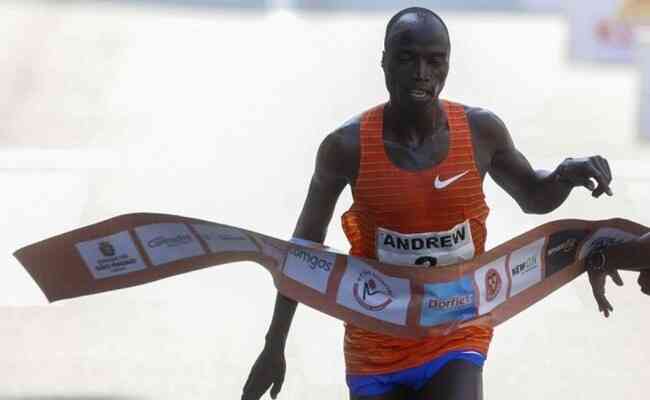 Atleta de Uganda, Andrew Rotich, venceu a So Silvestre