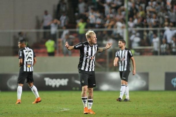 Galo virou no segundo tempo com gols de Rger Guedes e Luan. 